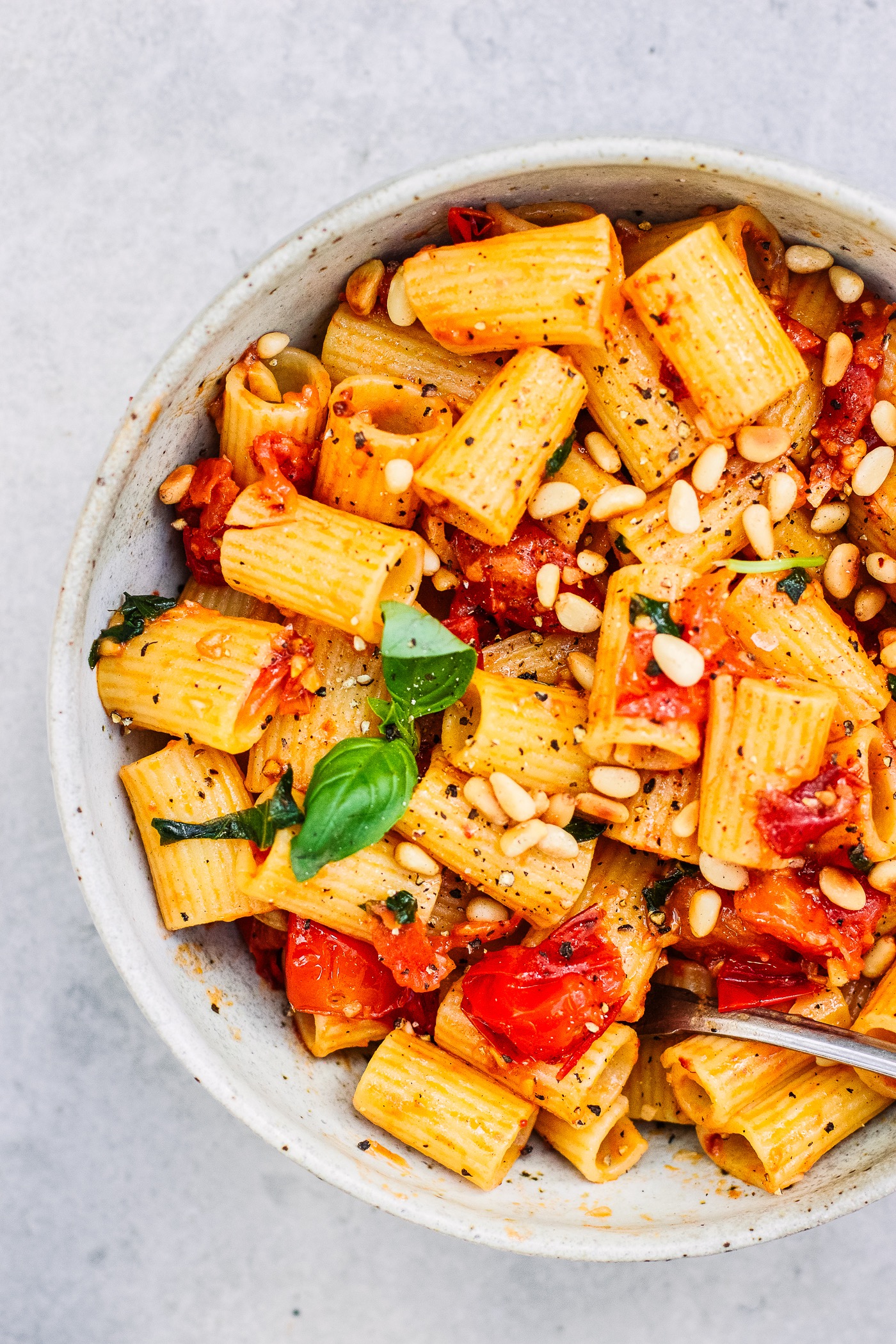 Lazy Tomato Garlic Pasta